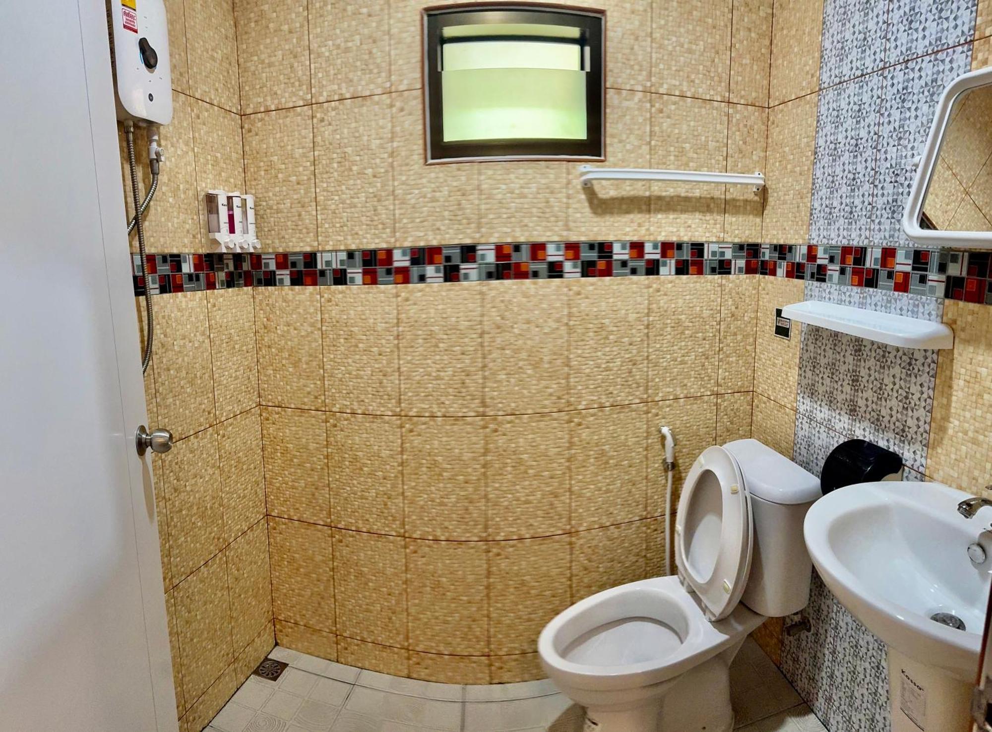 Golf House Hotel Nai Yang Ngoại thất bức ảnh