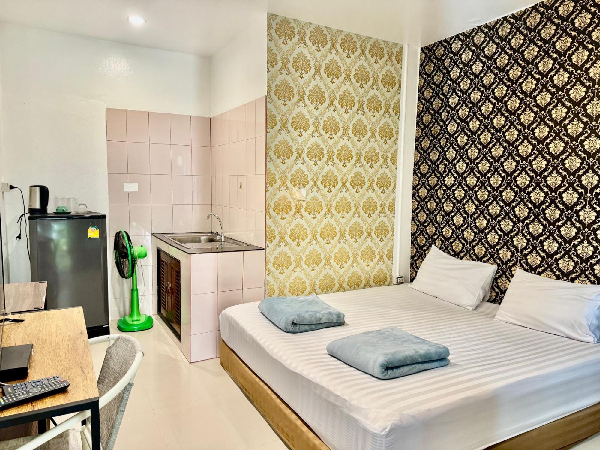 Golf House Hotel Nai Yang Ngoại thất bức ảnh