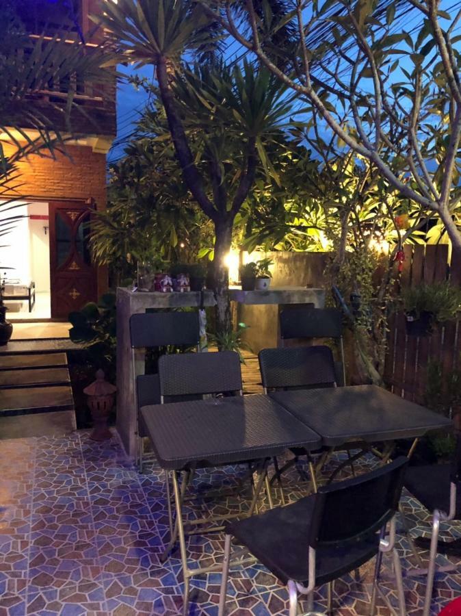 Golf House Hotel Nai Yang Ngoại thất bức ảnh